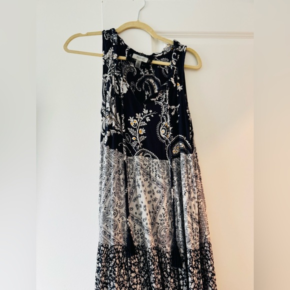 Cupio Black and White Patterned Maxi Skirt - Picture 6 of 9